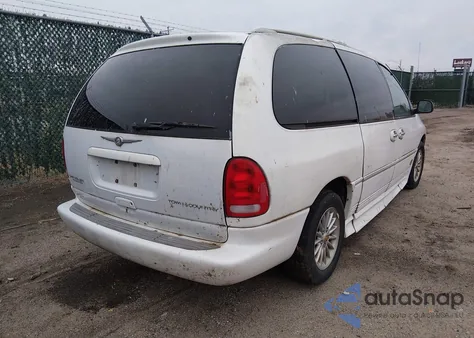 2000 Chrysler Town & Country Limited from USA, damaged, VIN 1C4GP64L7YB696423